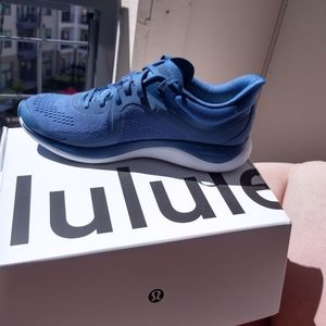 Lululemon Women's shoes Sz 10 New/in box Chargefeel Workout low impact Great!